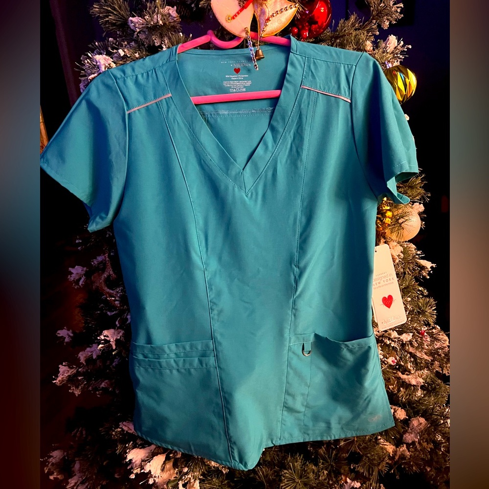 Small V Neck Scrub top NWT